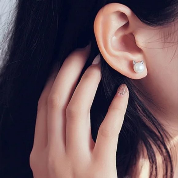 Closet Clearout Last Chance-Cat Pearl Stud Earrings - Picture 3 of 5